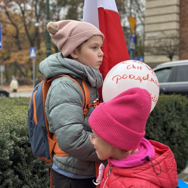 Najmłodsi uczestnicy z balonami, 2024