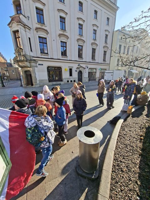 Klasy 4–8 na placu Wszystkich Świętych, 2025
